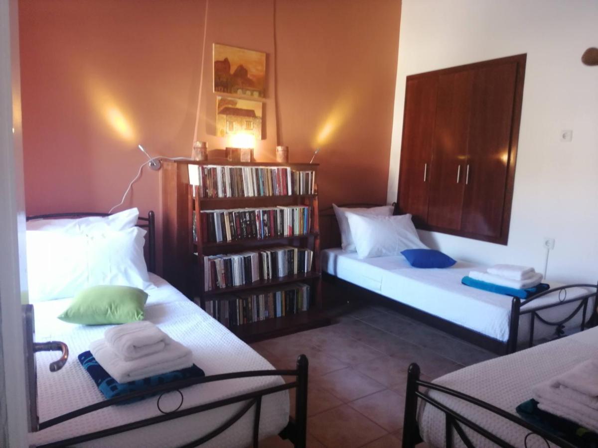 Sunny Cozy House With Grand Courtyard Apartman Leonídio Kültér fotó