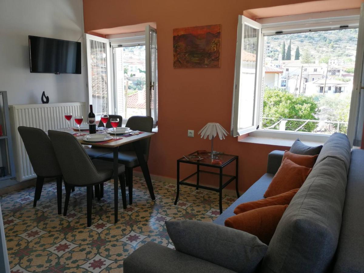 Sunny Cozy House With Grand Courtyard Apartman Leonídio Kültér fotó
