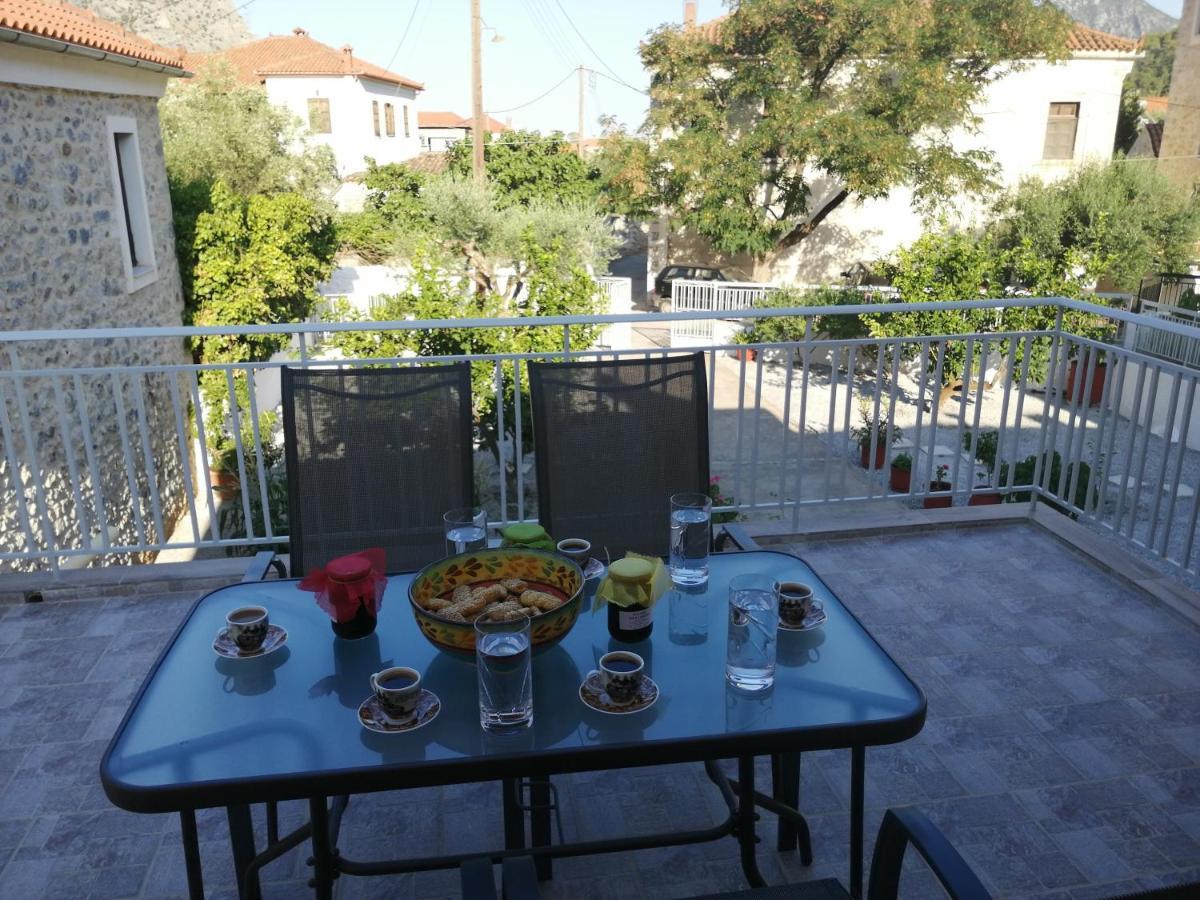 Sunny Cozy House With Grand Courtyard Apartman Leonídio Kültér fotó