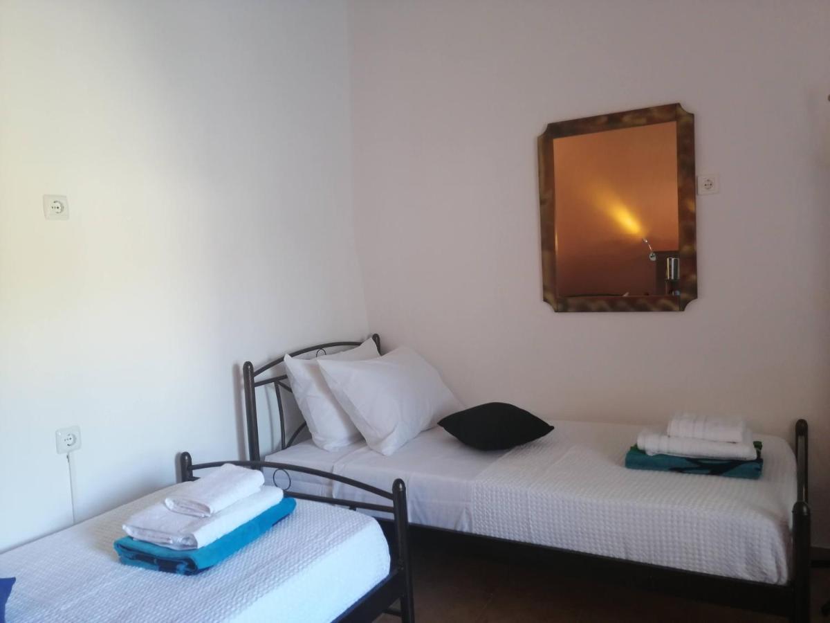 Sunny Cozy House With Grand Courtyard Apartman Leonídio Kültér fotó