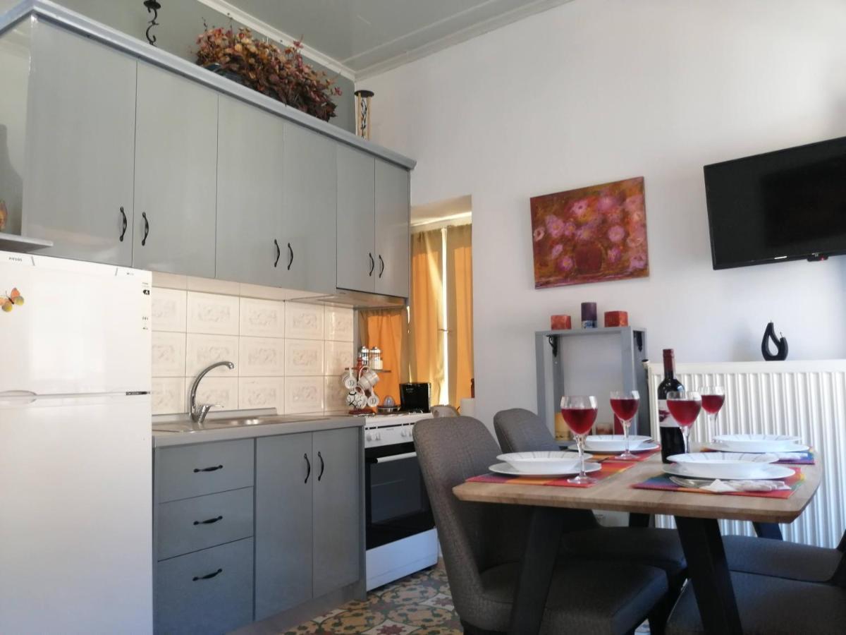 Sunny Cozy House With Grand Courtyard Apartman Leonídio Kültér fotó